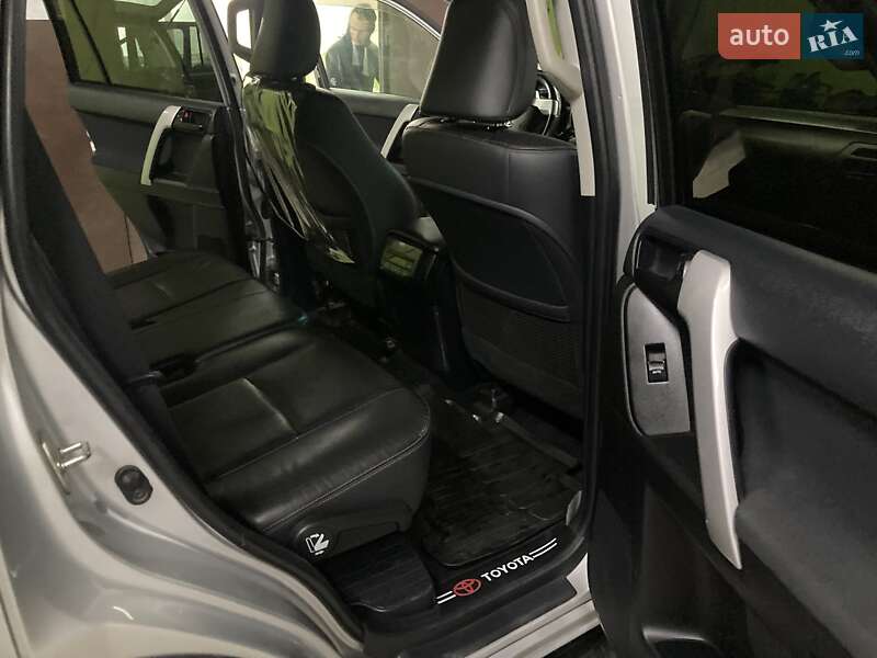 Позашляховик / Кросовер Toyota Land Cruiser Prado 2016 в Хмельницькому фото 29 Позашляховик / Кросовер Toyota Land Cruiser Prado 2016 в Хмельницькому