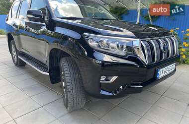 Внедорожник / Кроссовер Toyota Land Cruiser Prado 2019 в 
