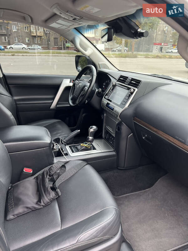 Внедорожник / Кроссовер Toyota Land Cruiser Prado 2019 в Днепре фото 20 Внедорожник / Кроссовер Toyota Land Cruiser Prado 2019 в Днепре