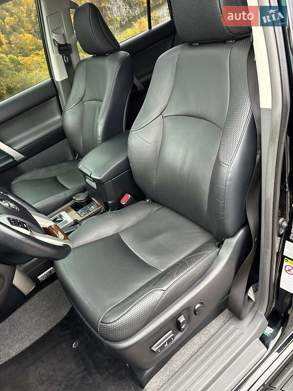 Позашляховик / Кросовер Toyota Land Cruiser Prado 2012 в Житомирі