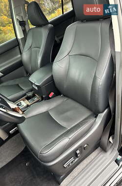 Внедорожник / Кроссовер Toyota Land Cruiser Prado 2012 в 