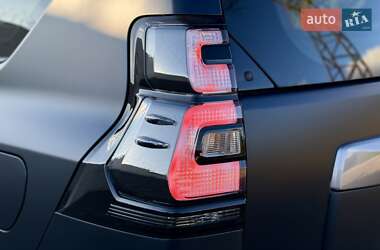 Внедорожник / Кроссовер Toyota Land Cruiser Prado 2019 в 