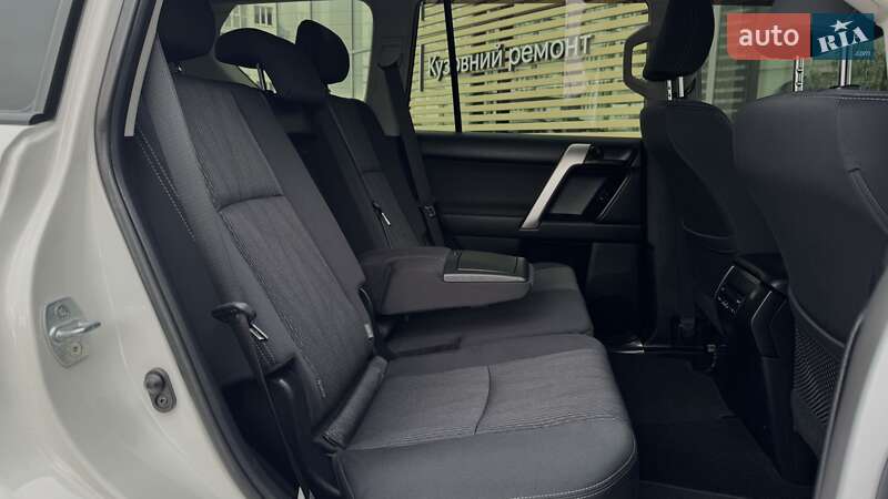 Позашляховик / Кросовер Toyota Land Cruiser Prado 2019 в Чернігові
