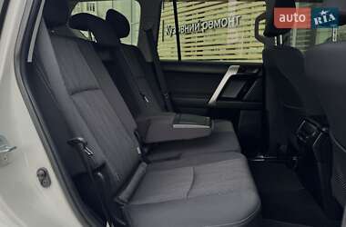 Внедорожник / Кроссовер Toyota Land Cruiser Prado 2019 в 