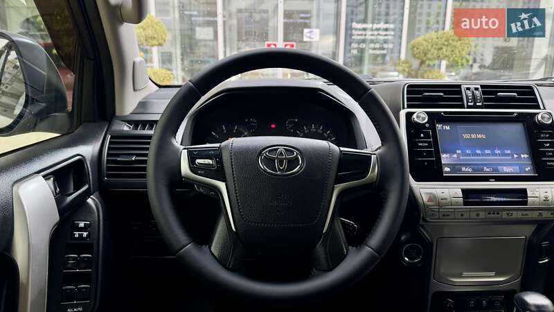 Позашляховик / Кросовер Toyota Land Cruiser Prado 2019 в Чернігові