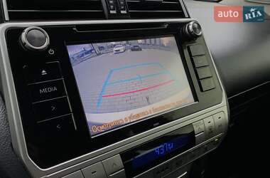 Внедорожник / Кроссовер Toyota Land Cruiser Prado 2019 в 