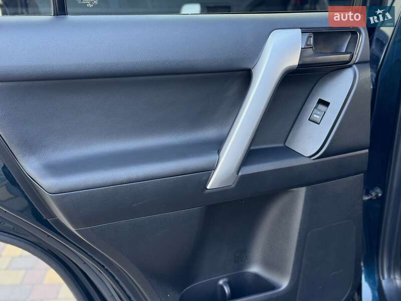 Внедорожник / Кроссовер Toyota Land Cruiser Prado 2019 в Днепре фото 18 Внедорожник / Кроссовер Toyota Land Cruiser Prado 2019 в Днепре
