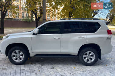 Внедорожник / Кроссовер Toyota Land Cruiser Prado 2011 в 