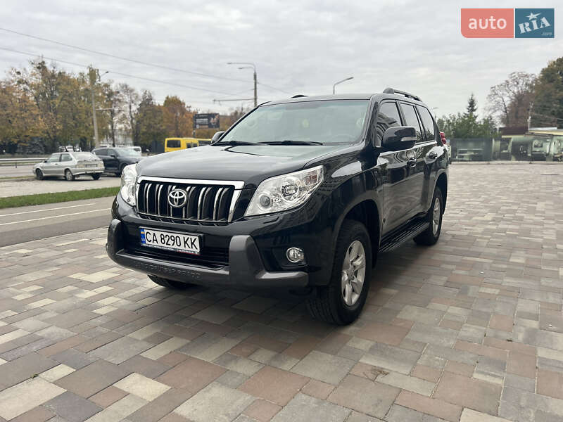 Внедорожник / Кроссовер Toyota Land Cruiser Prado 2011 в 