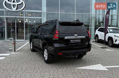 Внедорожник / Кроссовер Toyota Land Cruiser Prado 2019 в 