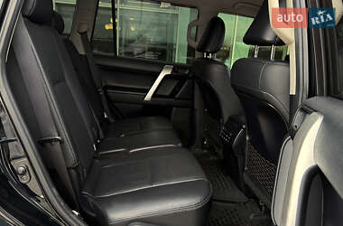 Внедорожник / Кроссовер Toyota Land Cruiser Prado 2019 в 