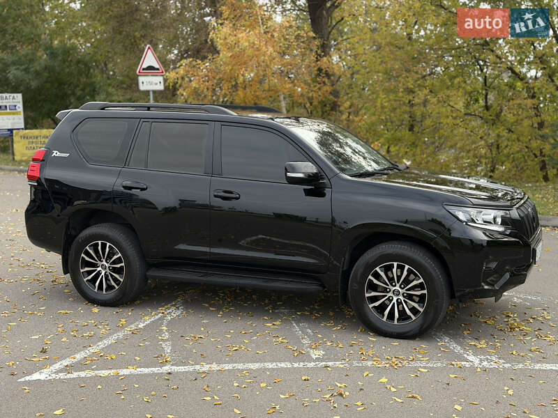 Внедорожник / Кроссовер Toyota Land Cruiser Prado 2018 в Киеве фото 3 Внедорожник / Кроссовер Toyota Land Cruiser Prado 2018 в Киеве