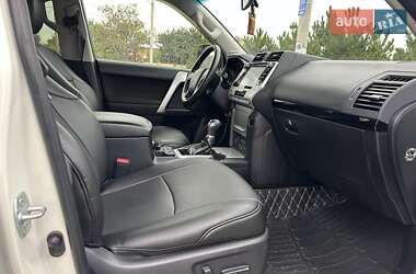 Позашляховик / Кросовер Toyota Land Cruiser Prado 2019 в 