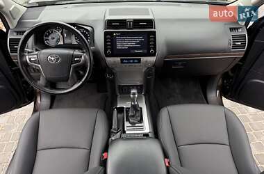 Позашляховик / Кросовер Toyota Land Cruiser Prado 2022 в 