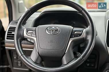 Позашляховик / Кросовер Toyota Land Cruiser Prado 2022 в 