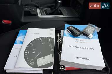 Позашляховик / Кросовер Toyota Land Cruiser Prado 2022 в 
