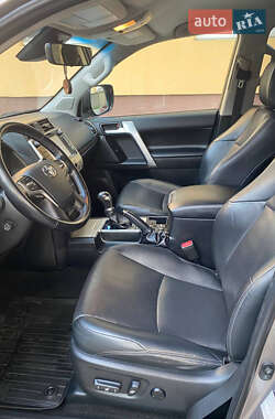 Внедорожник / Кроссовер Toyota Land Cruiser Prado 2020 в 