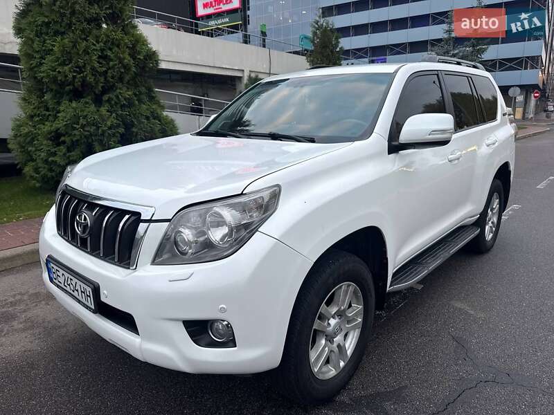 Позашляховик / Кросовер Toyota Land Cruiser Prado 2010 в Києві
