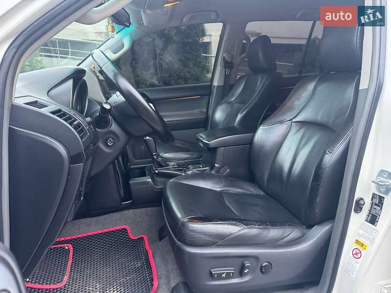 Позашляховик / Кросовер Toyota Land Cruiser Prado 2010 в Києві