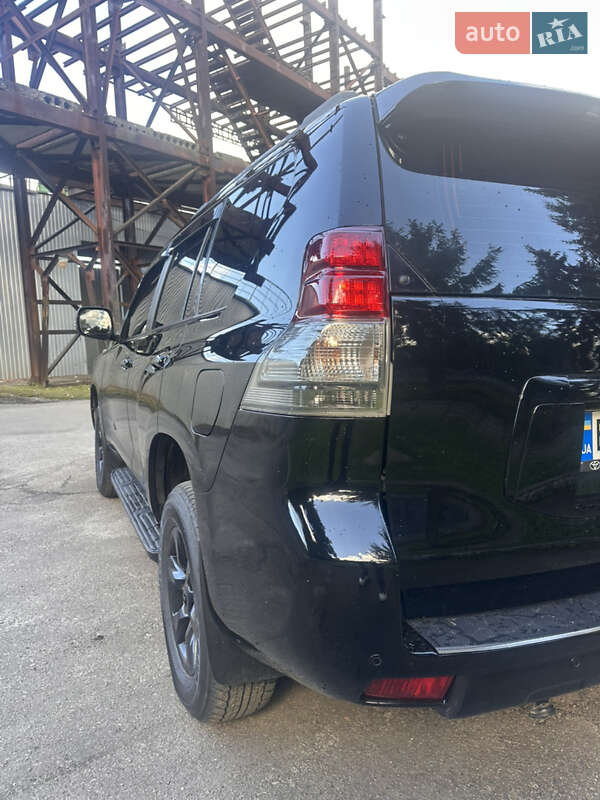 Внедорожник / Кроссовер Toyota Land Cruiser Prado 2010 в Львове