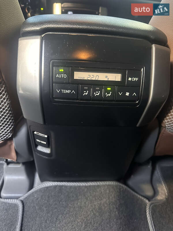 Внедорожник / Кроссовер Toyota Land Cruiser Prado 2010 в Львове