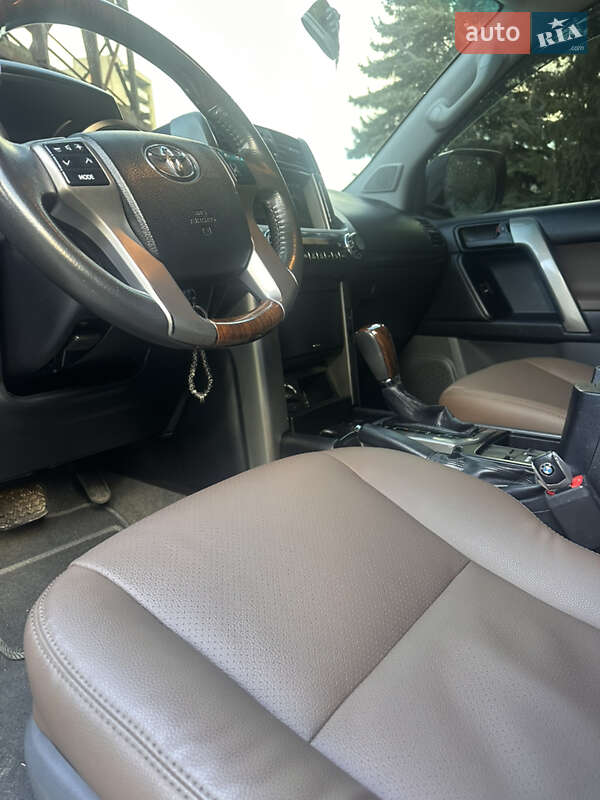 Внедорожник / Кроссовер Toyota Land Cruiser Prado 2010 в Львове