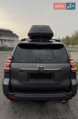Позашляховик / Кросовер Toyota Land Cruiser Prado 2021 в Києві
