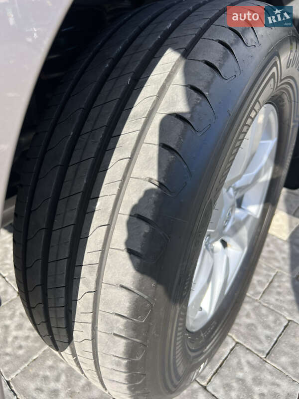 Позашляховик / Кросовер Toyota Land Cruiser Prado 2018 в Ужгороді фото 10 Позашляховик / Кросовер Toyota Land Cruiser Prado 2018 в Ужгороді