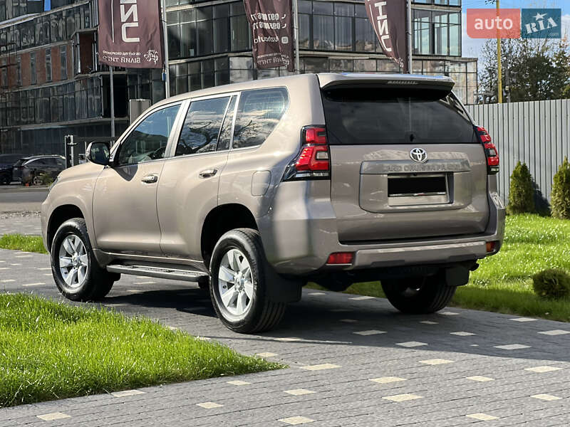 Позашляховик / Кросовер Toyota Land Cruiser Prado 2018 в Ужгороді фото 17 Позашляховик / Кросовер Toyota Land Cruiser Prado 2018 в Ужгороді