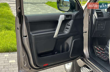 Внедорожник / Кроссовер Toyota Land Cruiser Prado 2018 в 