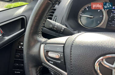 Внедорожник / Кроссовер Toyota Land Cruiser Prado 2018 в 