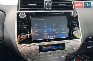 Внедорожник / Кроссовер Toyota Land Cruiser Prado 2018 в 