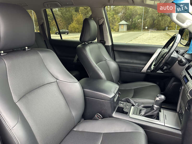 Внедорожник / Кроссовер Toyota Land Cruiser Prado 2019 в Днепре фото 33 Внедорожник / Кроссовер Toyota Land Cruiser Prado 2019 в Днепре