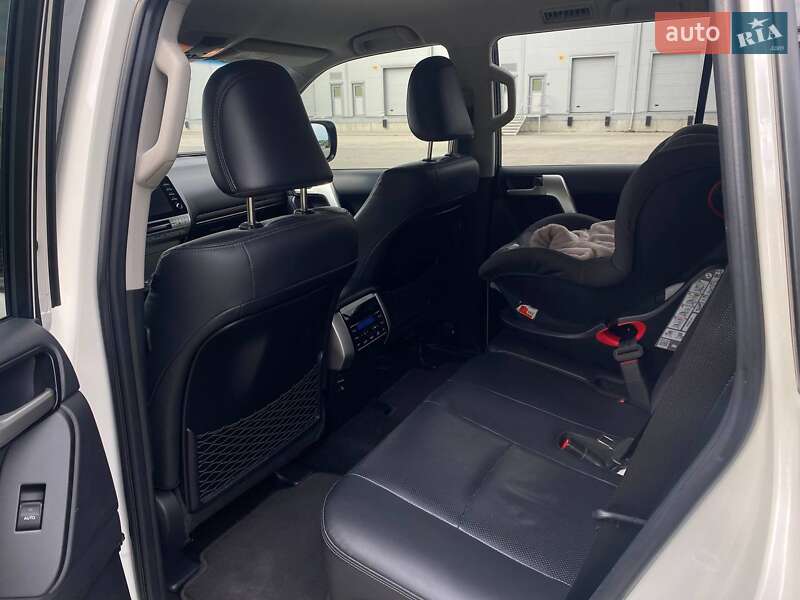 Внедорожник / Кроссовер Toyota Land Cruiser Prado 2020 в Киеве фото 18 Внедорожник / Кроссовер Toyota Land Cruiser Prado 2020 в Киеве