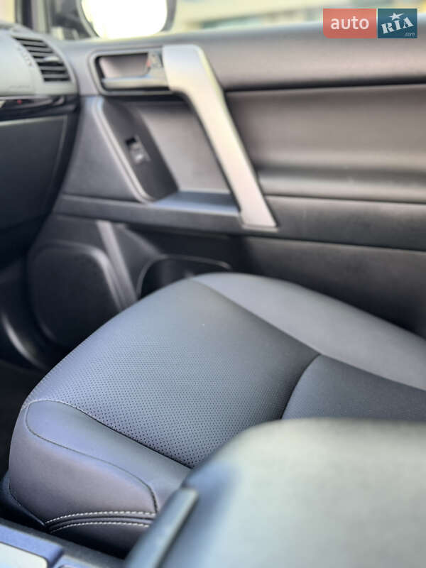 Внедорожник / Кроссовер Toyota Land Cruiser Prado 2023 в Харькове