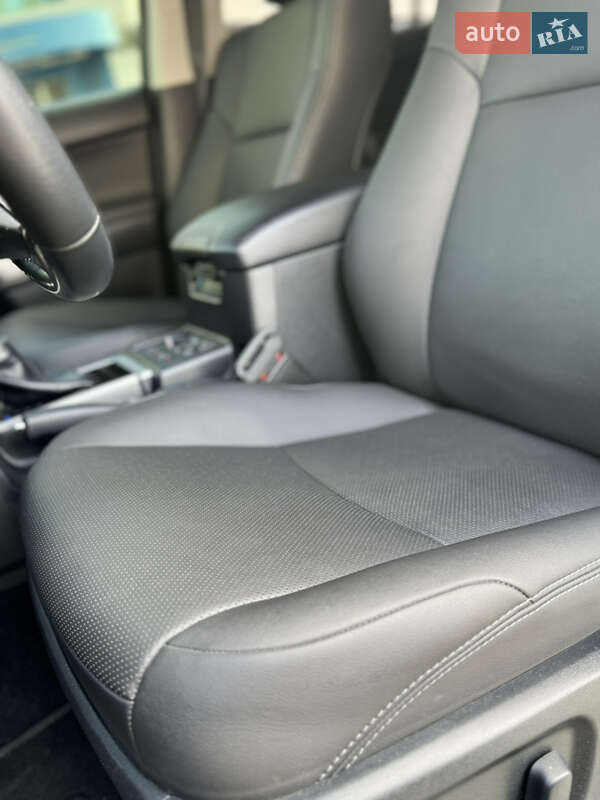 Внедорожник / Кроссовер Toyota Land Cruiser Prado 2023 в Харькове