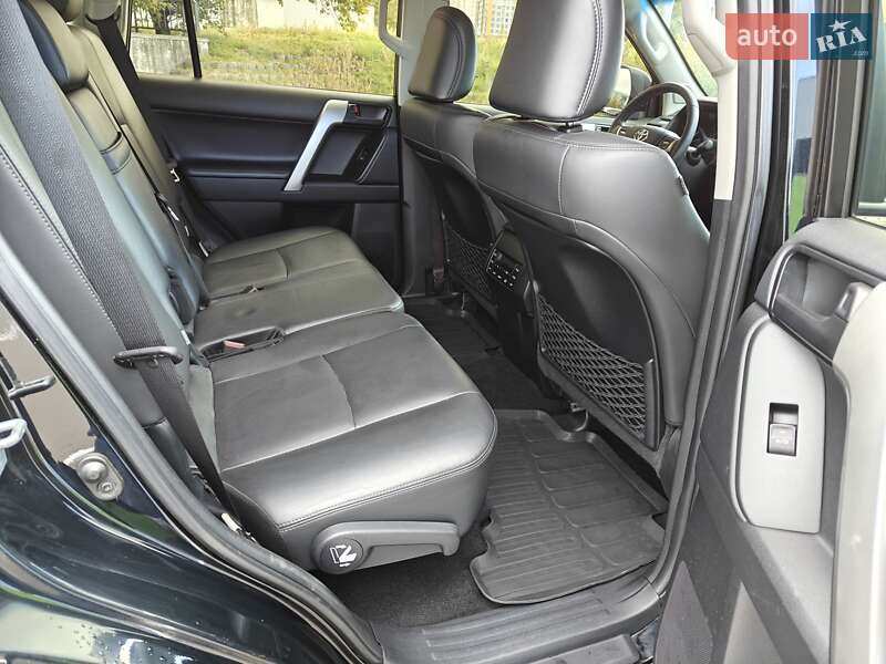 Позашляховик / Кросовер Toyota Land Cruiser Prado 2019 в Києві фото 30 Позашляховик / Кросовер Toyota Land Cruiser Prado 2019 в Києві