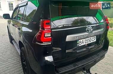 Внедорожник / Кроссовер Toyota Land Cruiser Prado 2019 в 