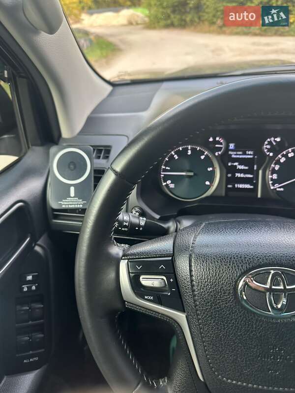 Позашляховик / Кросовер Toyota Land Cruiser Prado 2019 в Черкасах фото 15 Позашляховик / Кросовер Toyota Land Cruiser Prado 2019 в Черкасах