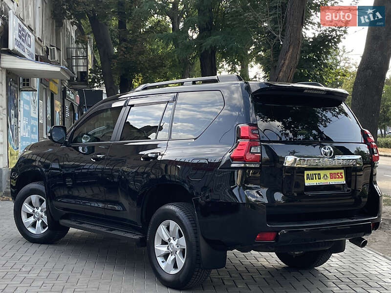 Позашляховик / Кросовер Toyota Land Cruiser Prado 2017 в Миколаєві