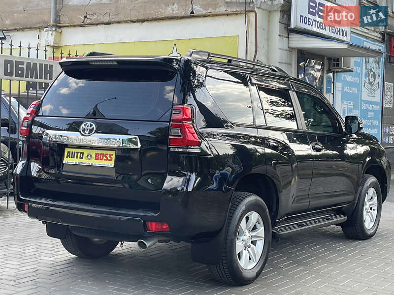 Позашляховик / Кросовер Toyota Land Cruiser Prado 2017 в Миколаєві
