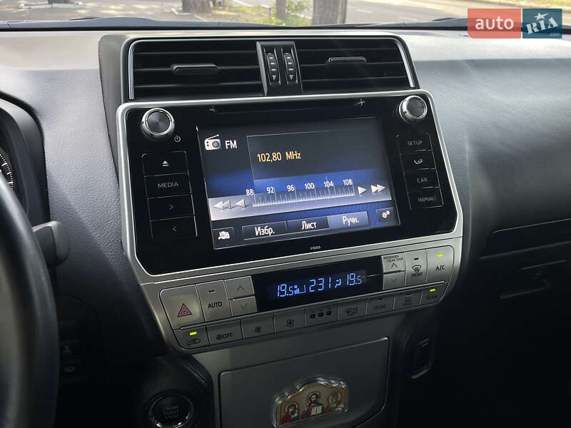 Позашляховик / Кросовер Toyota Land Cruiser Prado 2017 в Миколаєві