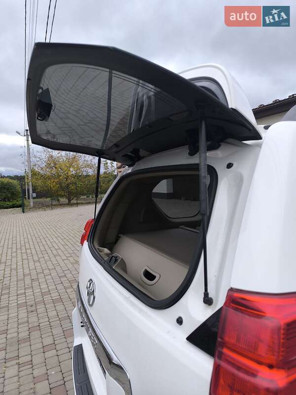 Внедорожник / Кроссовер Toyota Land Cruiser Prado 2010 в Киеве