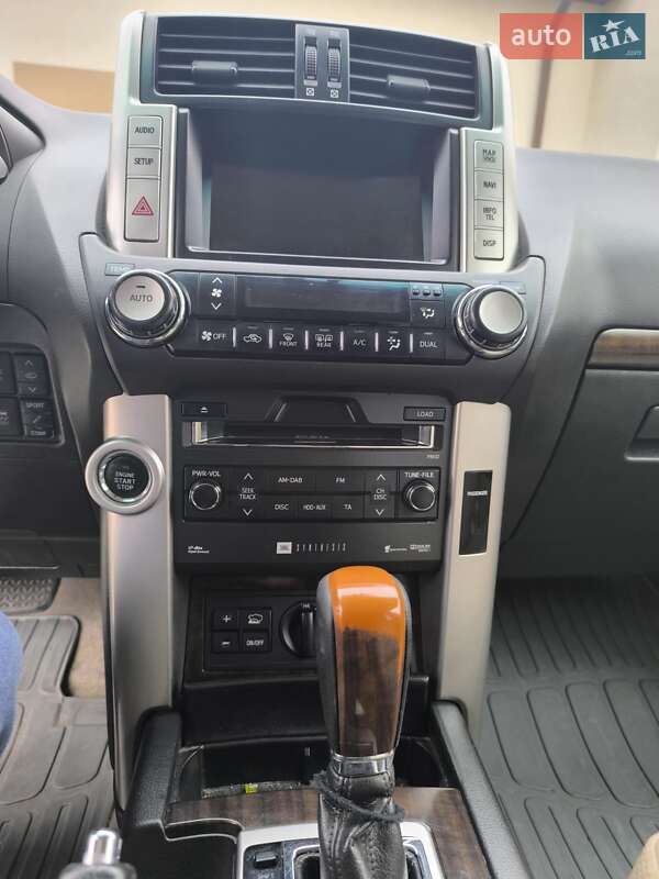 Внедорожник / Кроссовер Toyota Land Cruiser Prado 2010 в Киеве