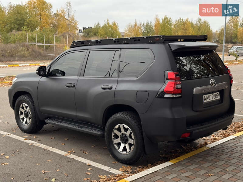Внедорожник / Кроссовер Toyota Land Cruiser Prado 2019 в Киеве