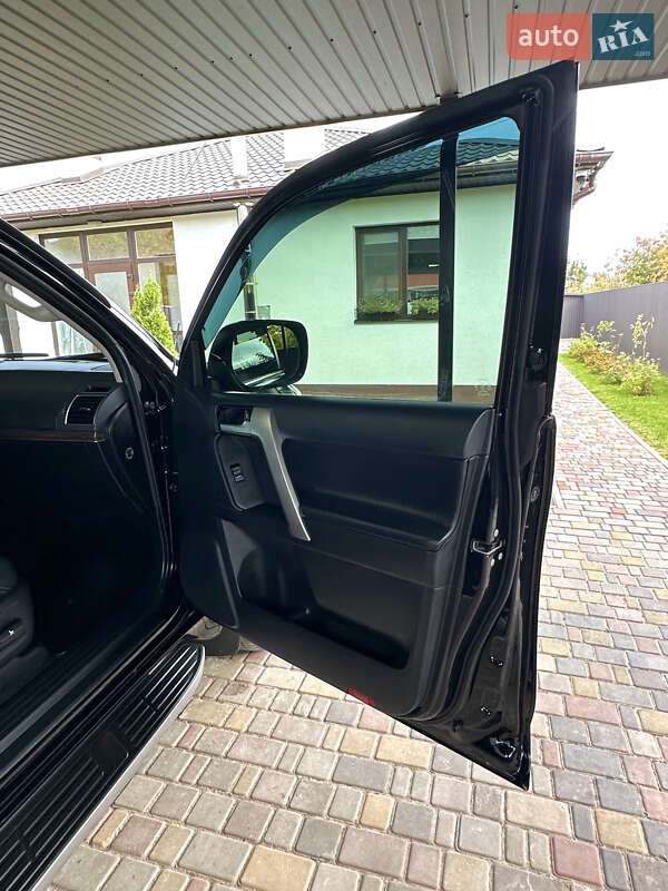 Позашляховик / Кросовер Toyota Land Cruiser Prado 2018 в Києві