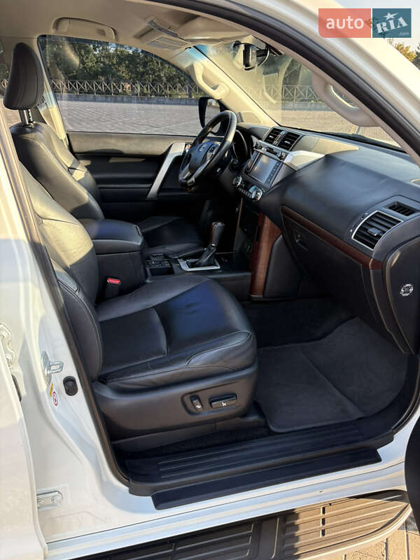 Позашляховик / Кросовер Toyota Land Cruiser Prado 2013 в Харкові