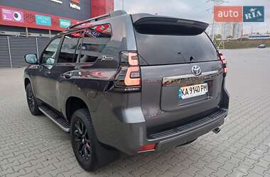 Внедорожник / Кроссовер Toyota Land Cruiser Prado 2022 в 