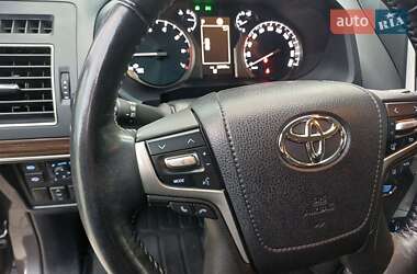 Внедорожник / Кроссовер Toyota Land Cruiser Prado 2022 в 