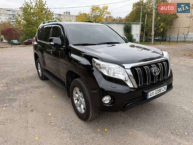 Позашляховик / Кросовер Toyota Land Cruiser Prado 2016 в 